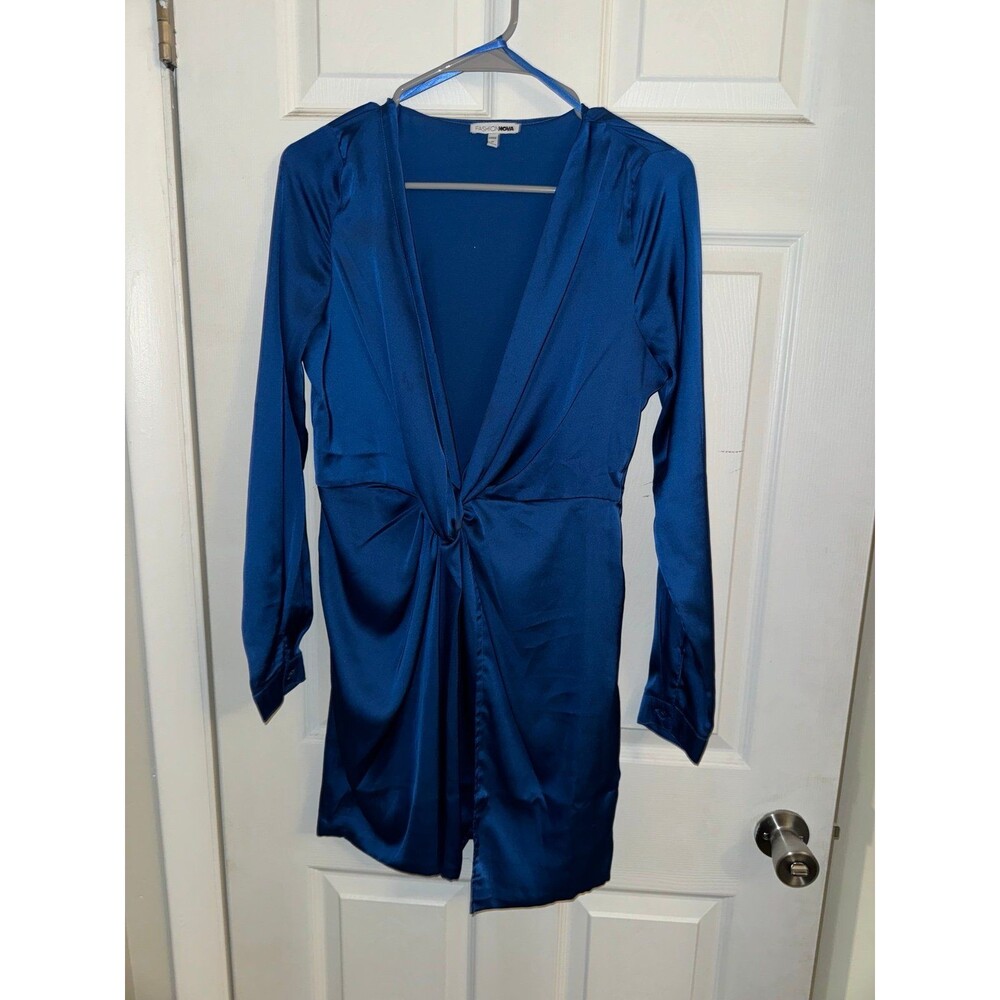 Dress - Picture 2 of 3